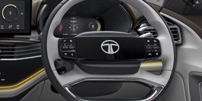 harrier-digital-steering-wheel-with-illuminated-logo_converted