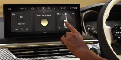 31-24-cm-touchscreen-Infotainment_converted