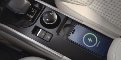 grand-centre-console-with-leatherette-armrest-revised_converted