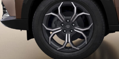 r18-diamond-cut-alloy-wheels