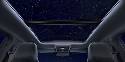 voice-activated-panoramic-sunroof-1_converted